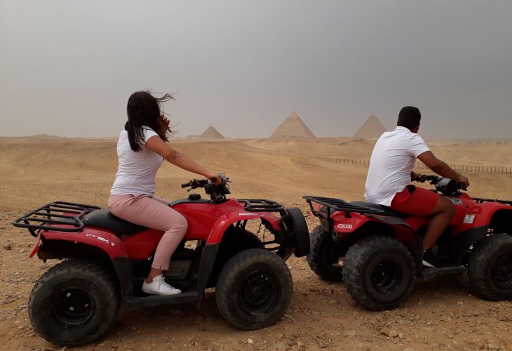 Kahire: Piramitler Çevresinde Quad & Camel Ride Combo Turu